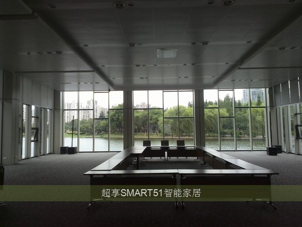 147座大型会议室——电动遮阳帘
